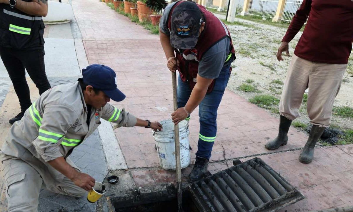 Reponen más de 30 rejillas pluviales ante temporada de lluvias