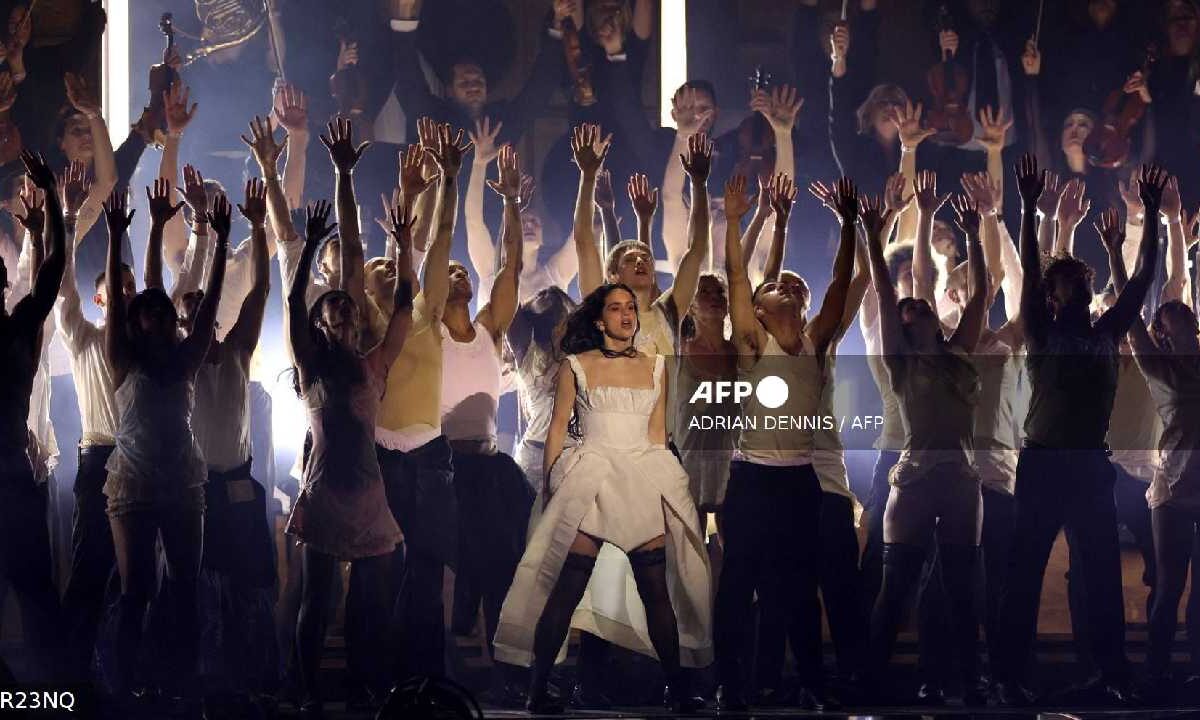 Rosalía está bajo tratamiento.