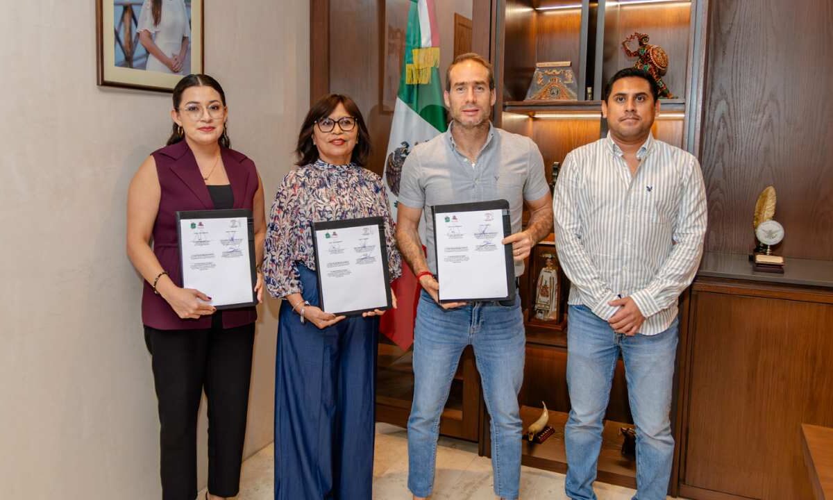 Tulum firma convenio anticorrupción para asesorar a burócratas