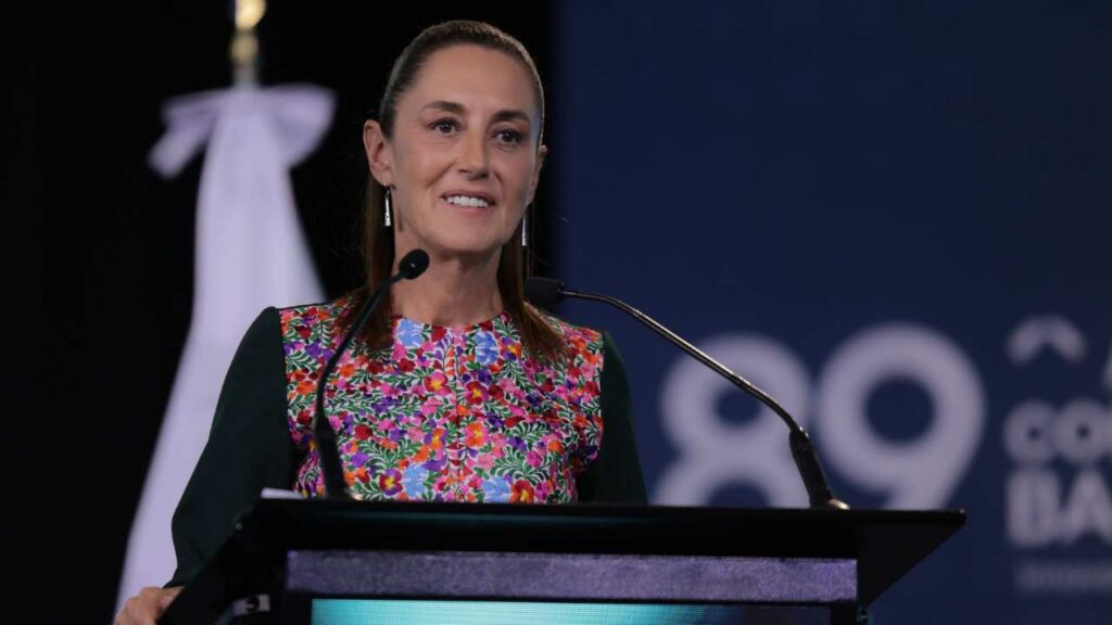 Sheinbaum pacta con bancos elevar crédito al 45% del PIB