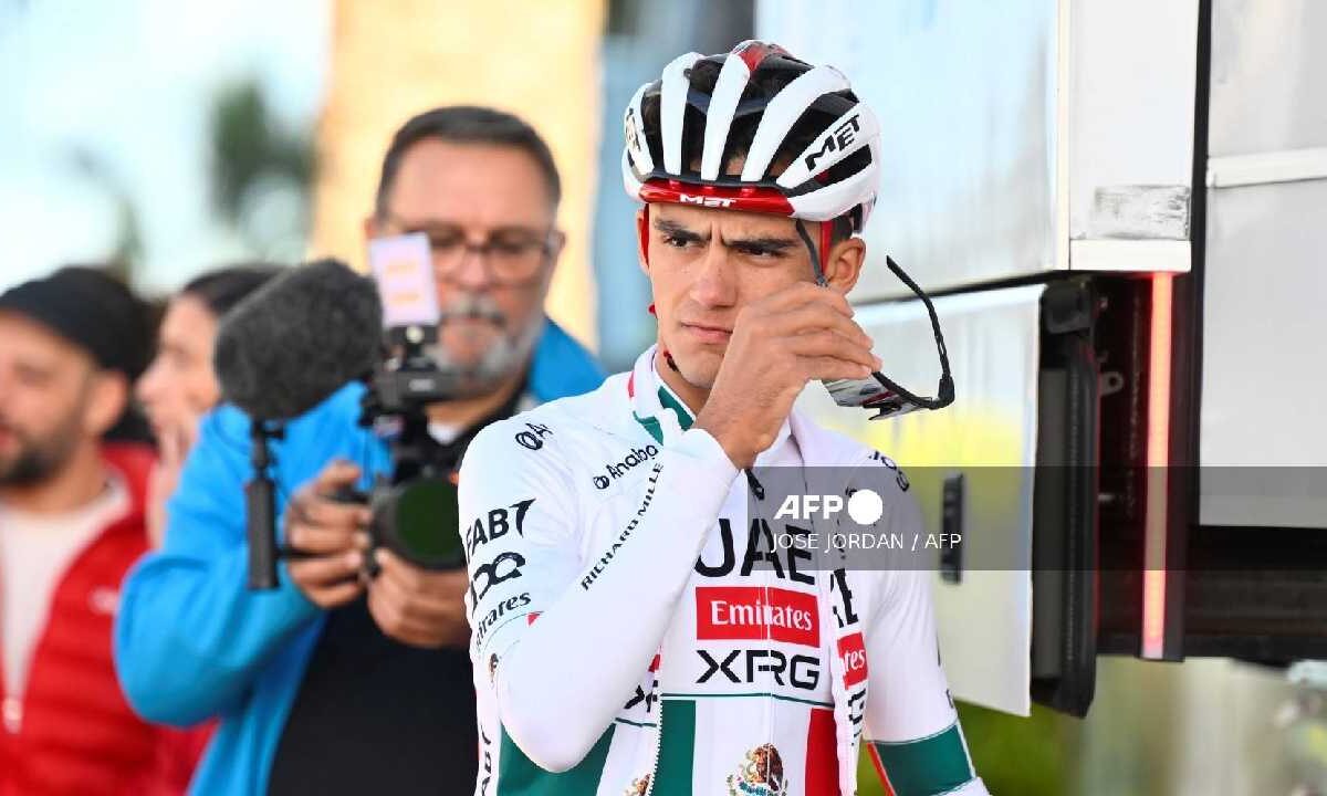 Issac del Toro se alza con otro triunfo.