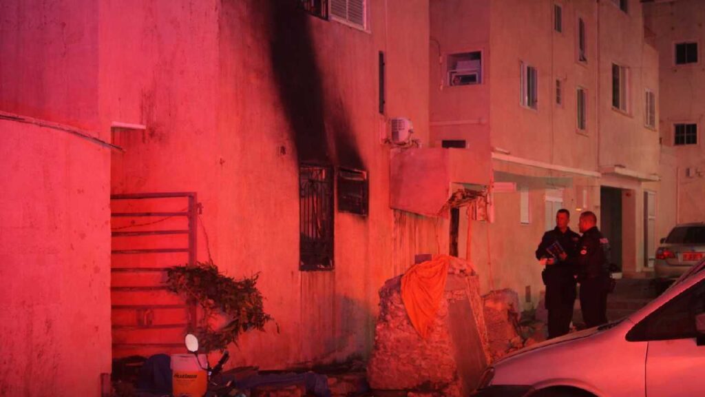 Incendio deja muertos y heridos.