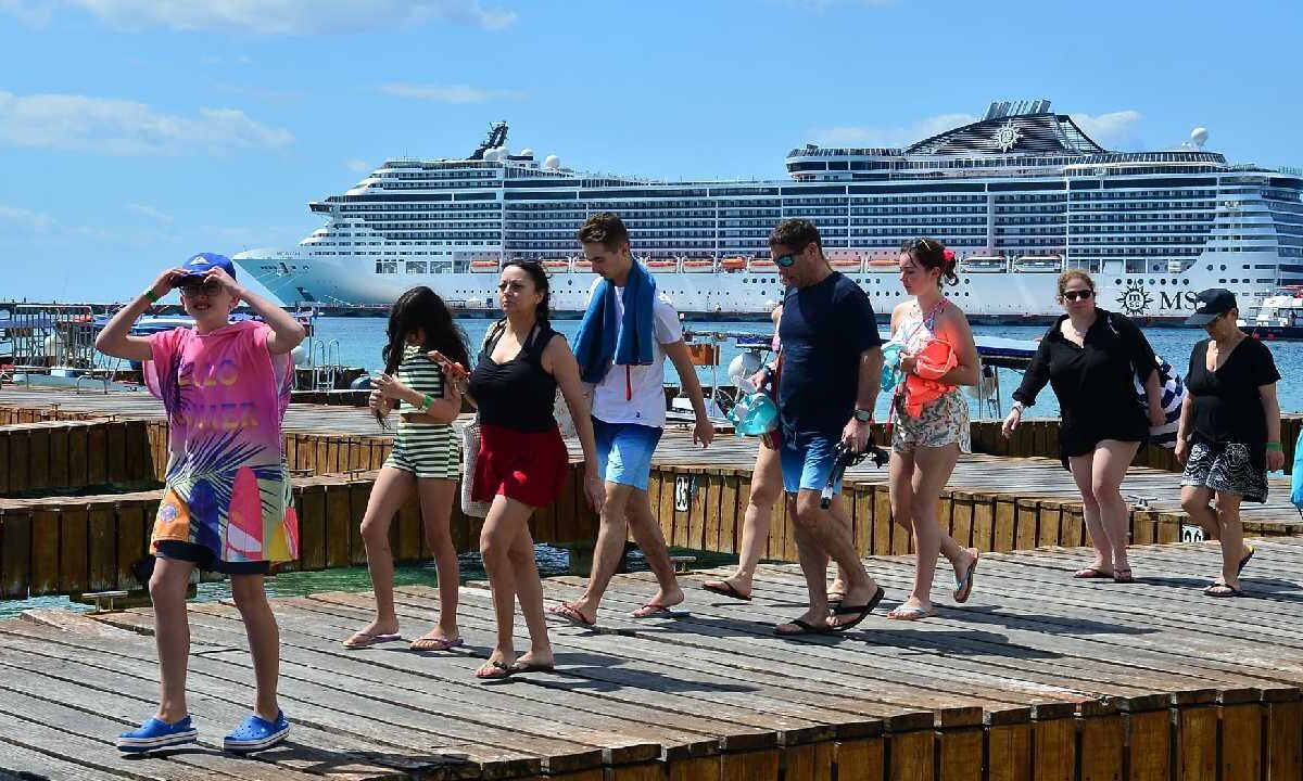 Sectur prevé buena ocupación en Riviera Maya y Cancún por puente vacacional.