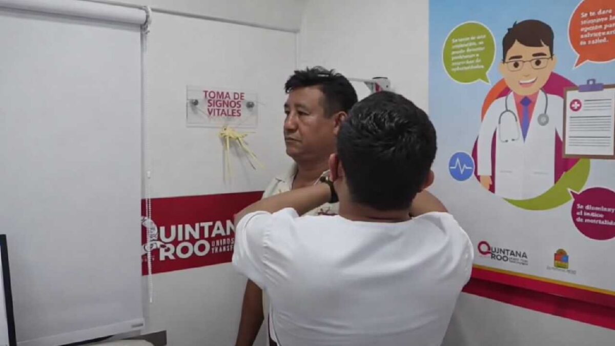 Siguen sus recorridos las caravanas de salud.