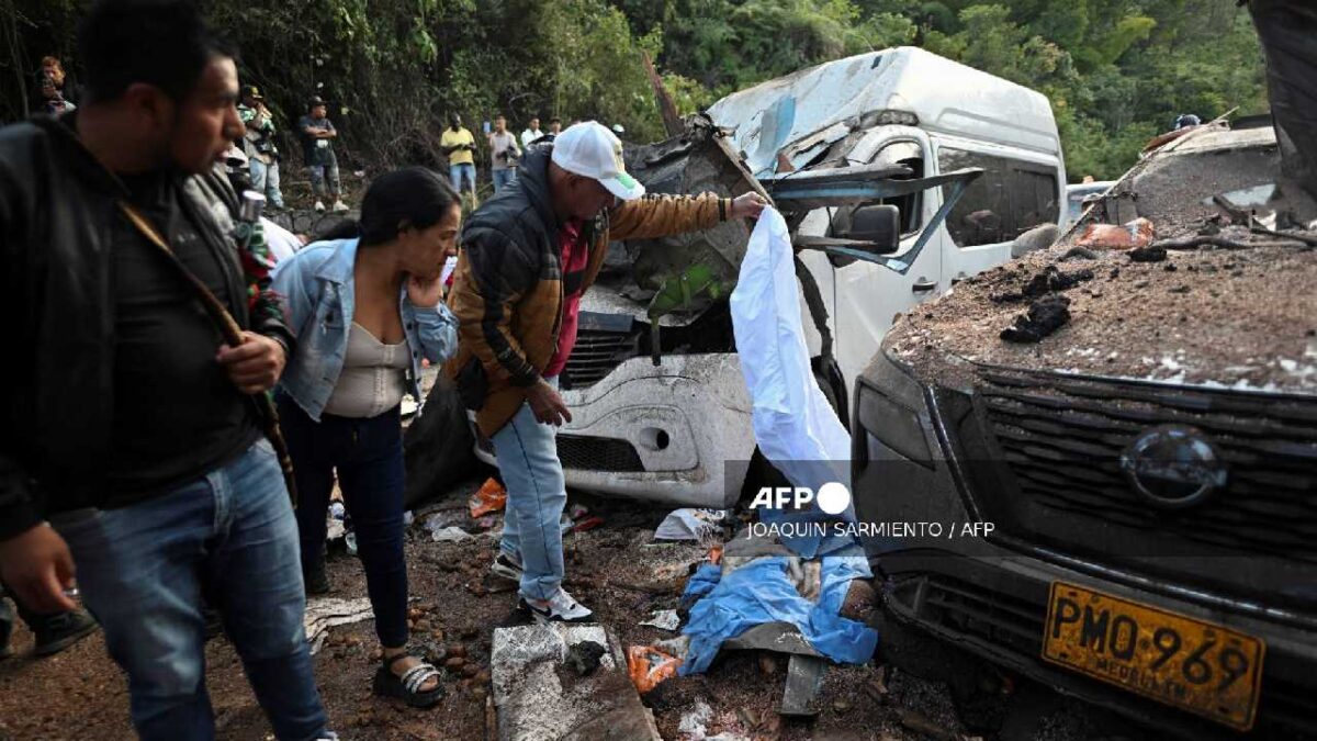 Ataque terrorista en Colombia deja al menos 19 muertos.