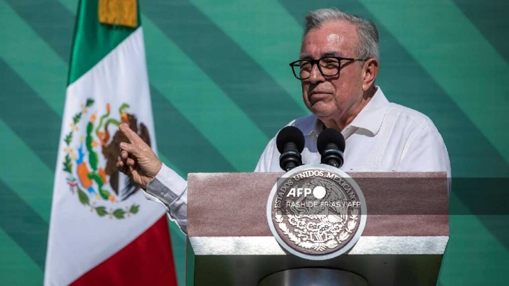 Pone EU contra las cuerdas a Rubén Rocha; lo acusa de "narco" y tráfico de armas