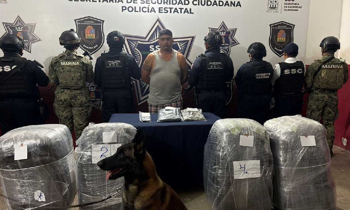 Cae beliceño con droga.