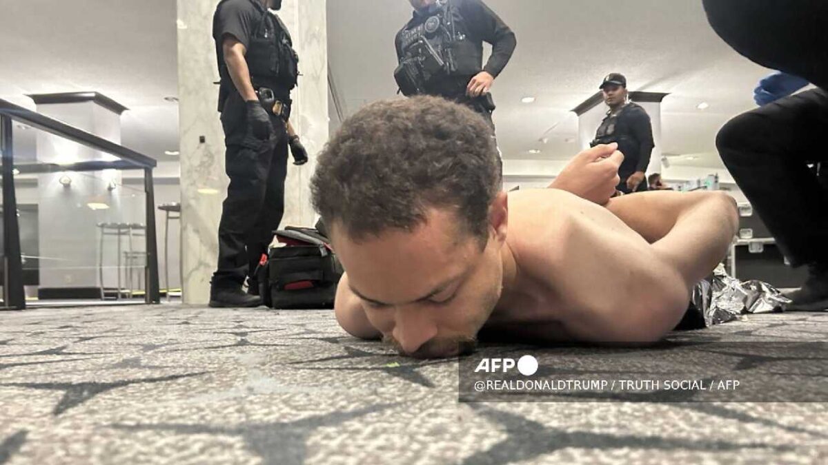 Fiscal de EU amplía información del ataque en gala de Trump.