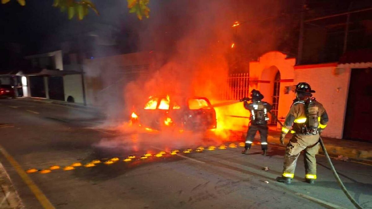 Se incendio un automóvil.