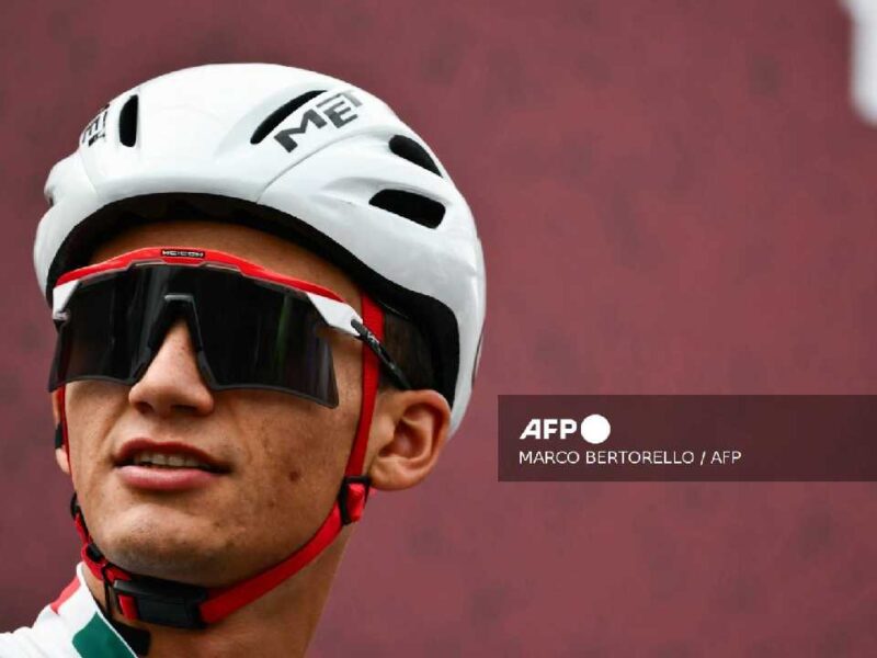 Isaac Del Toro abandona la Vuelta al País Vasco tras dura caída en competencia