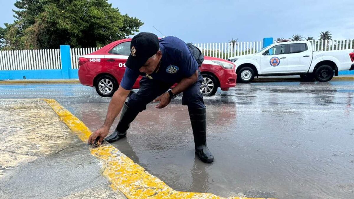 Supervisión por lluvias en Isla Mujeres