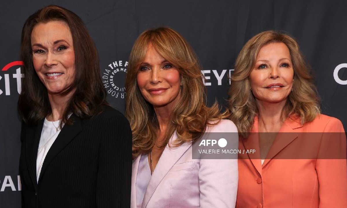 Las protagonistas de Los ángeles de Charlie de manteles largos.