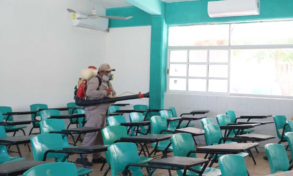 Isla Mujeres se prepara para el regreso a clases.