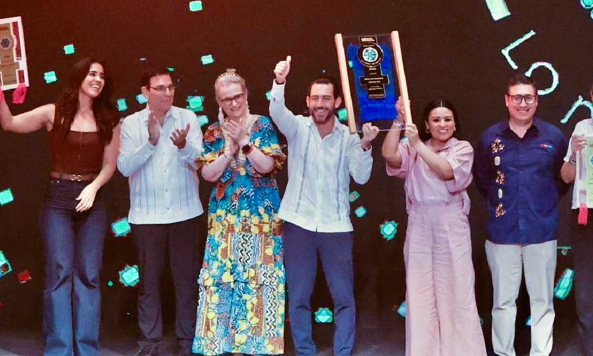 Brilla Puerto Morelos en Acapulco.