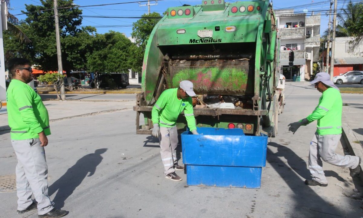 Recolección de basura en Puerto Morelos se refuerza