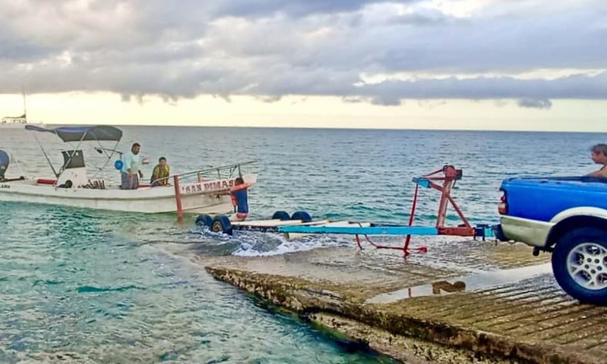 Rescate de pescadores en Cozumel