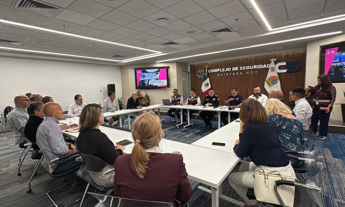 Reunión de mandos con cónsules.