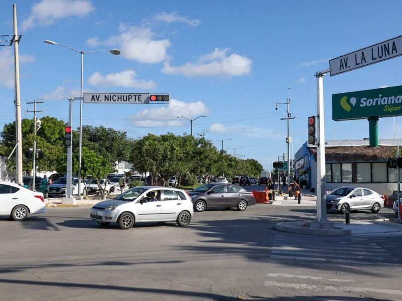 Semáforos inteligentes elevan 20% la movilidad en Cancún