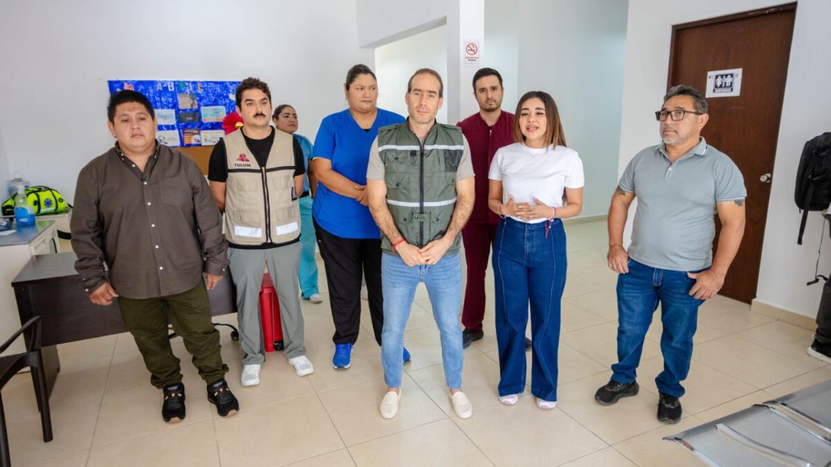 Supervisan Casa de Salud de Akumal