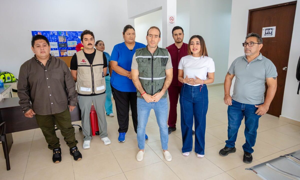 Supervisan Casa de Salud de Akumal