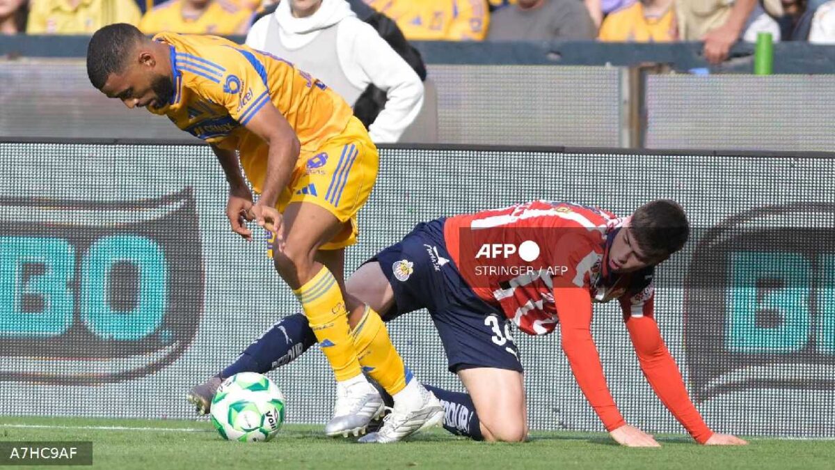 Tigres goleó a Chivas.