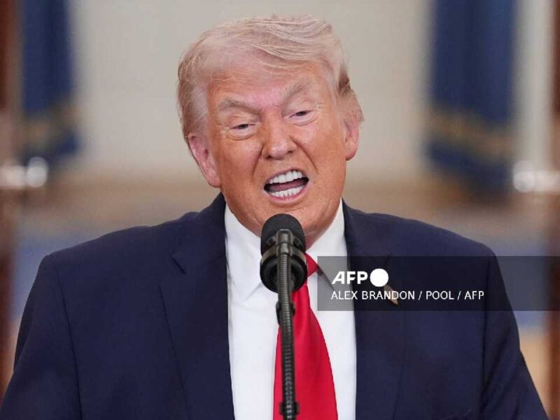 Trump advierte desatar un "infierno" en Irán si no abre el estrecho de Ormuz