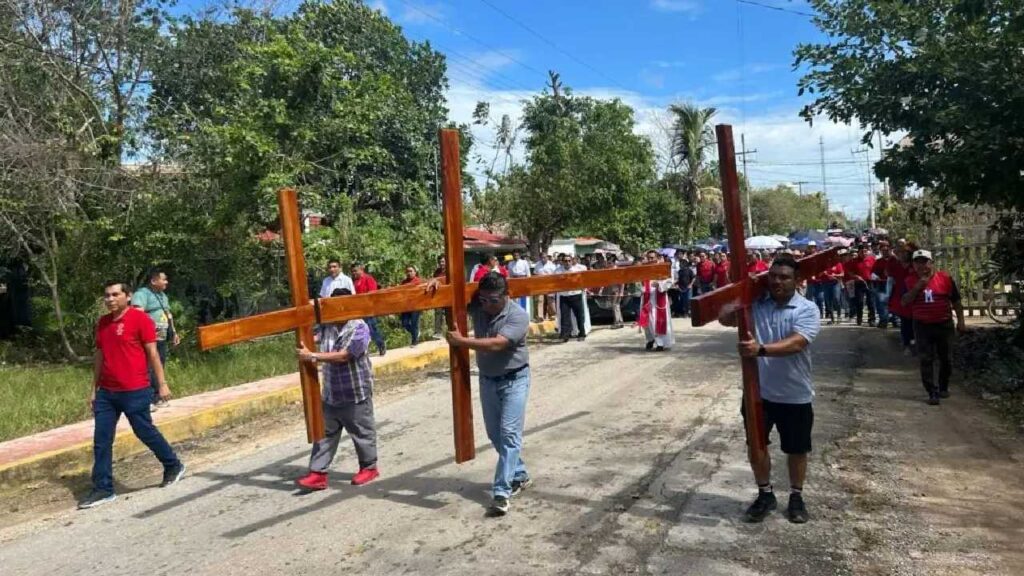 Viacrucis 2026 en Kantunilkín fortalece la fe y reúne a cientos en el triduo Pascual