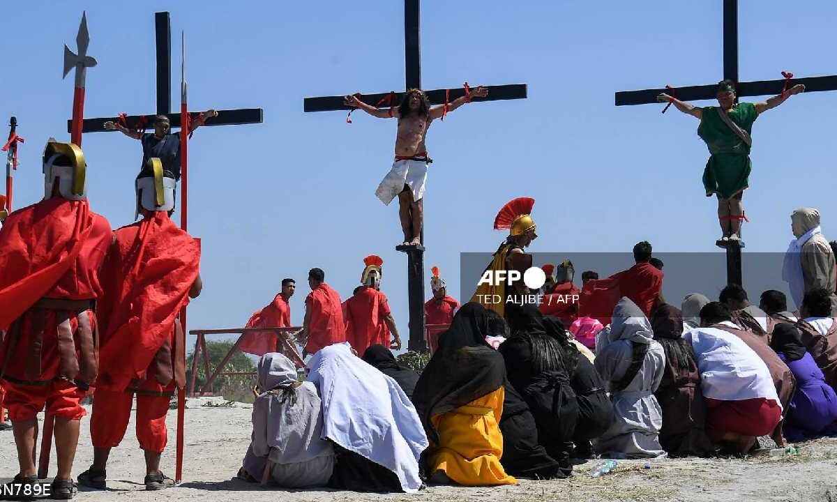 Filipinos celebran el Viernes Santo.