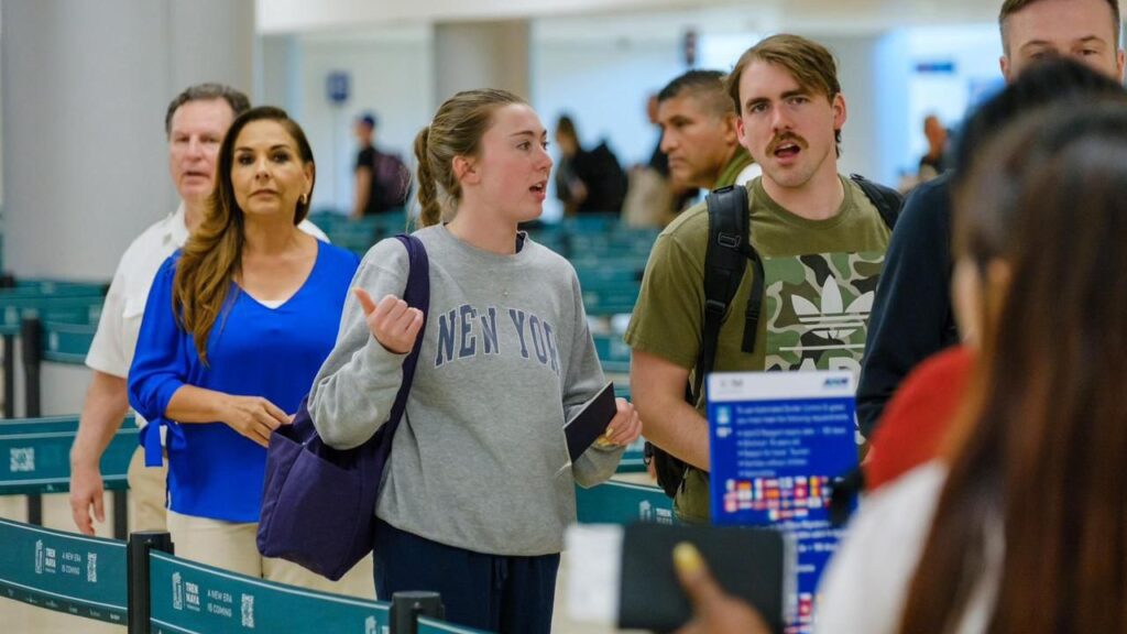 Aeropuerto de Cancún agiliza entrada con 40 nuevas e-gates