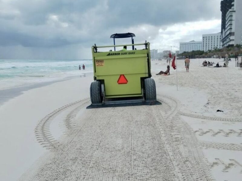 Hasta 10% más basura y 3 mil toneladas de sargazo en playas de Cancún