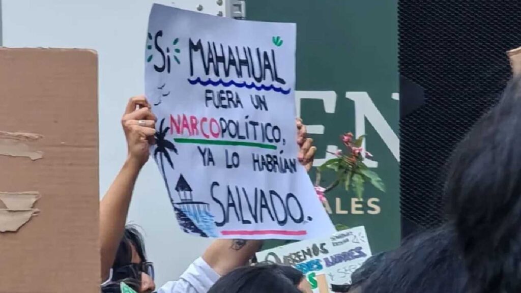 Ambientalistas protestan contra Perfect Day en la CDMX.