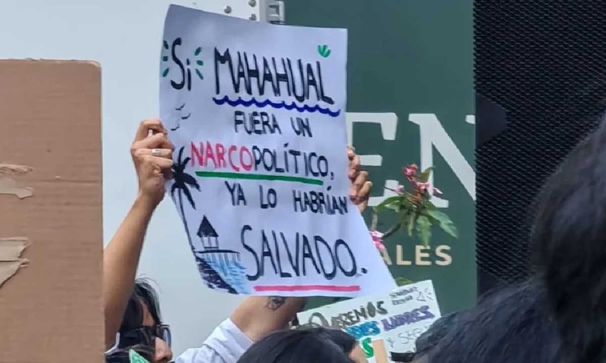 Ambientalistas protestan contra Perfect Day en la CDMX.