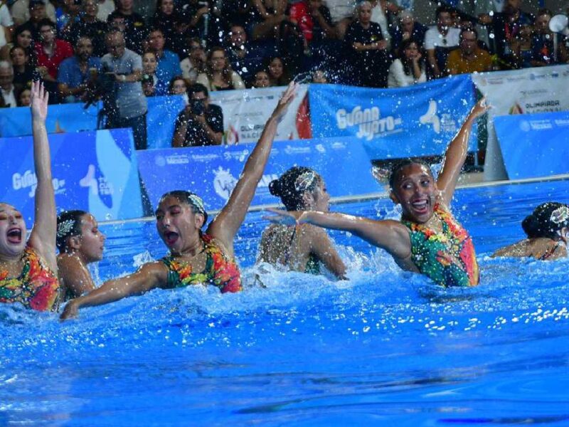 Atletas quintanarroenses llenan mochilas con más medallas en Nado Artístico y Luchas Asociadas en la Olimpiada