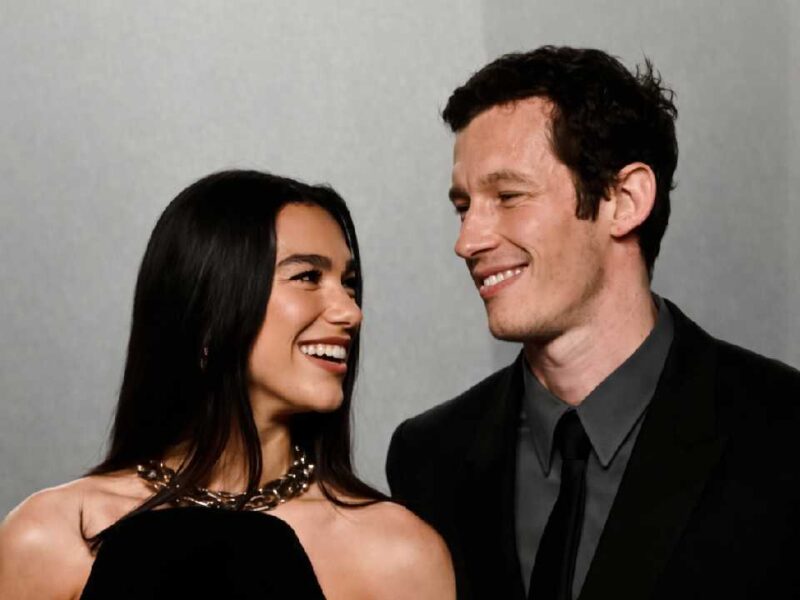Callum Turner y Dua Lipa desatan rumores de boda secreta en Londres