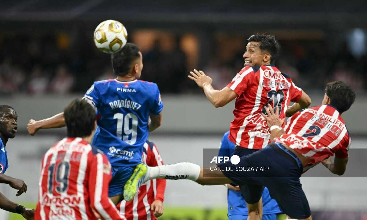 Cruz Azul y Chivas empataron.