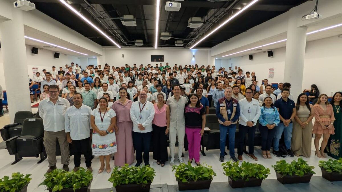 Foro ambiental en Quintana Roo: Jóvenes van por agua limpia.