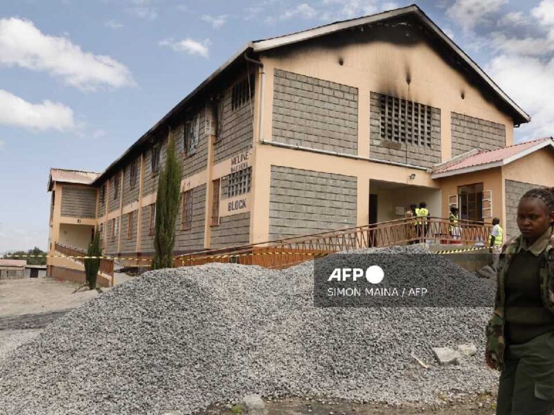 Incendio en internado de Kenia deja 16 estudiantes fallecidas y decenas de heridas