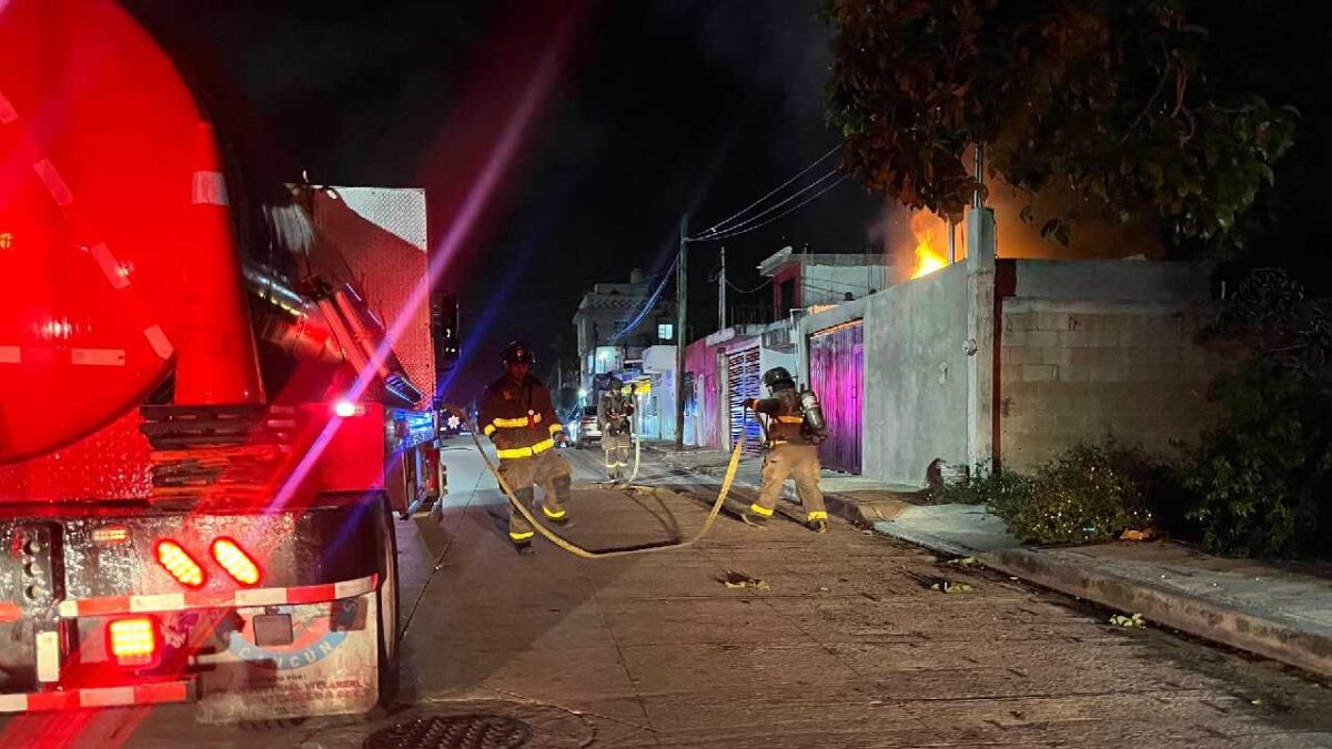 El incendio ocurrió la madrugada del domingo.