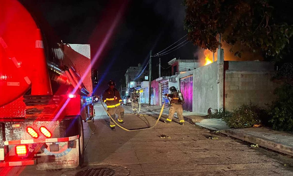 El incendio ocurrió la madrugada del domingo.