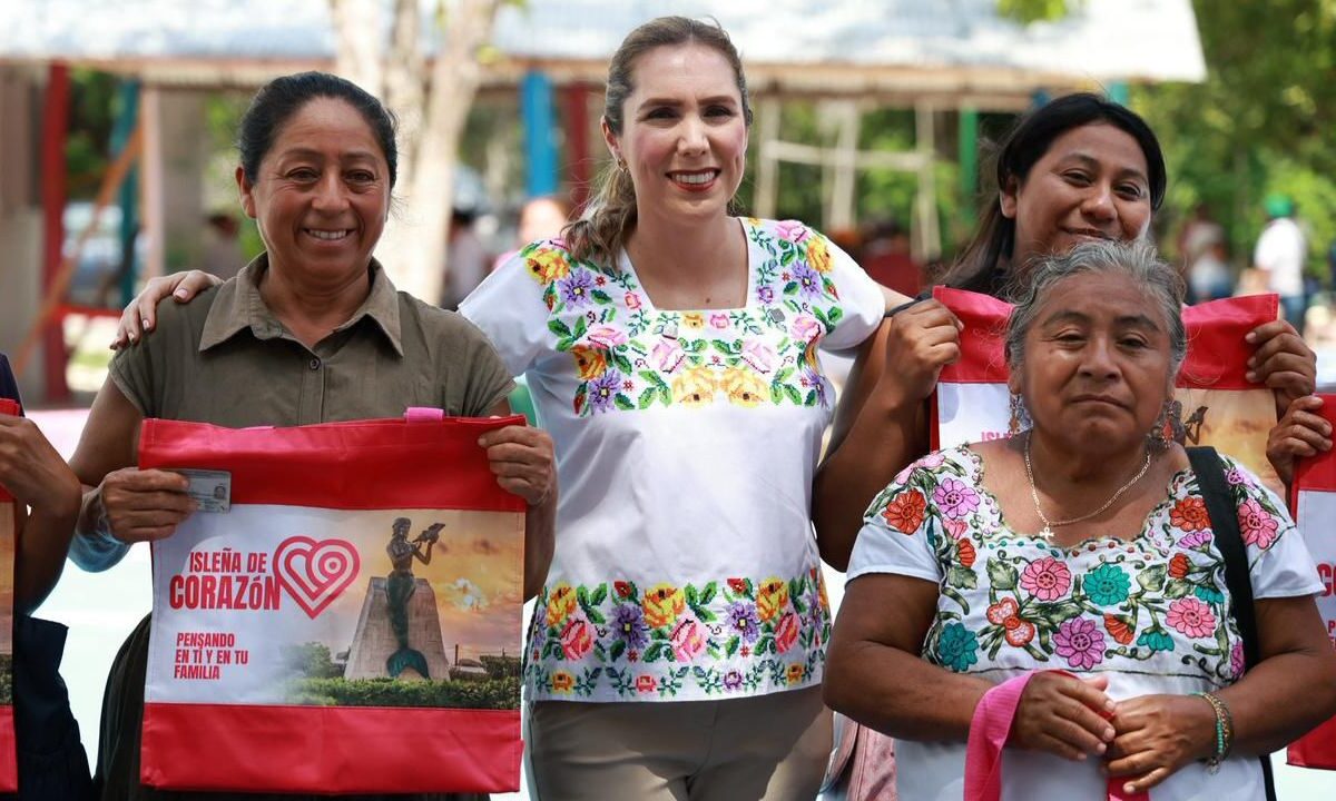 Isleña de Corazón en Isla Mujeres | Entrega de apoyos
