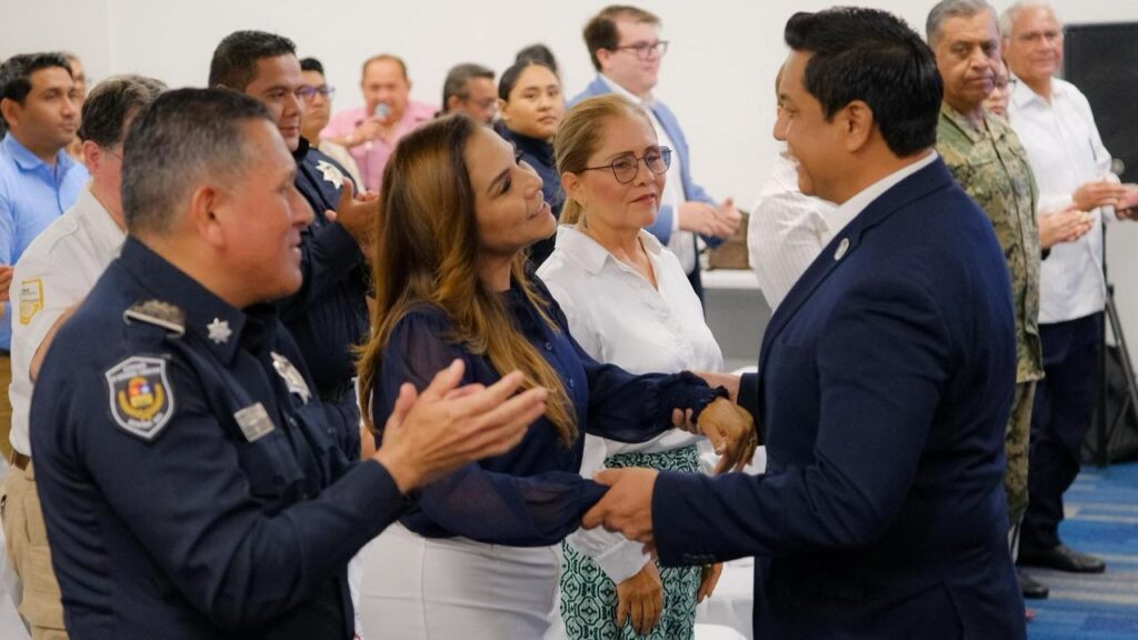 Mara Lezama abre Maestría en Inteligencia Aplicada