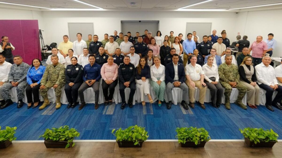 Mara Lezama abre Maestría en Inteligencia Aplicada