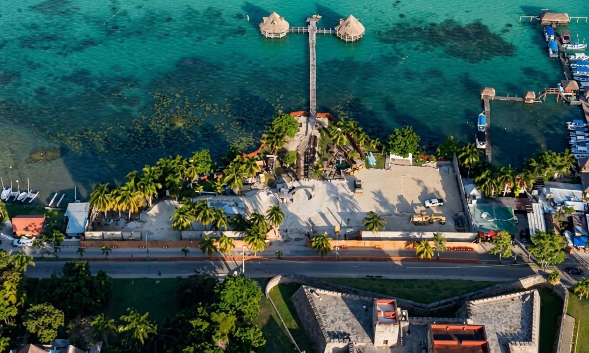 Sedena reconstruirá muelle en Bacalar tras aval de Semarnat