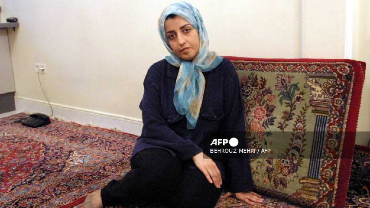 Narges Mohammadi fue hospitalizada.