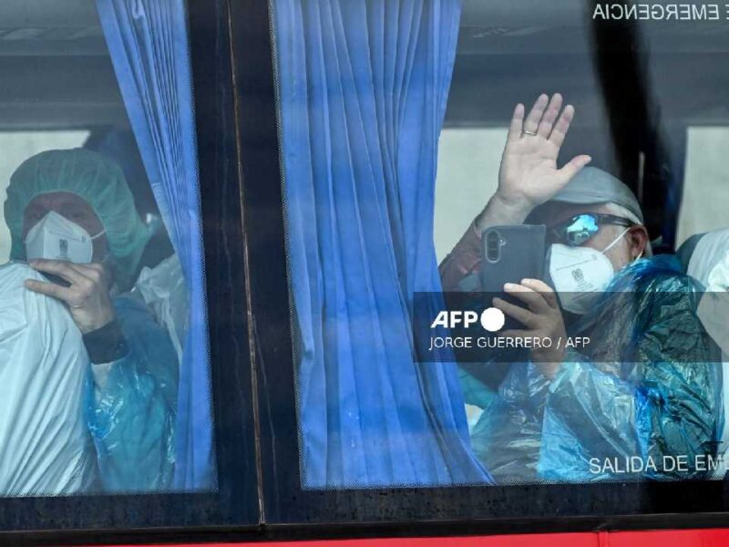 Termina la pesadilla para los cruceristas en alerta por brote de hantavirus; vuelven a casa