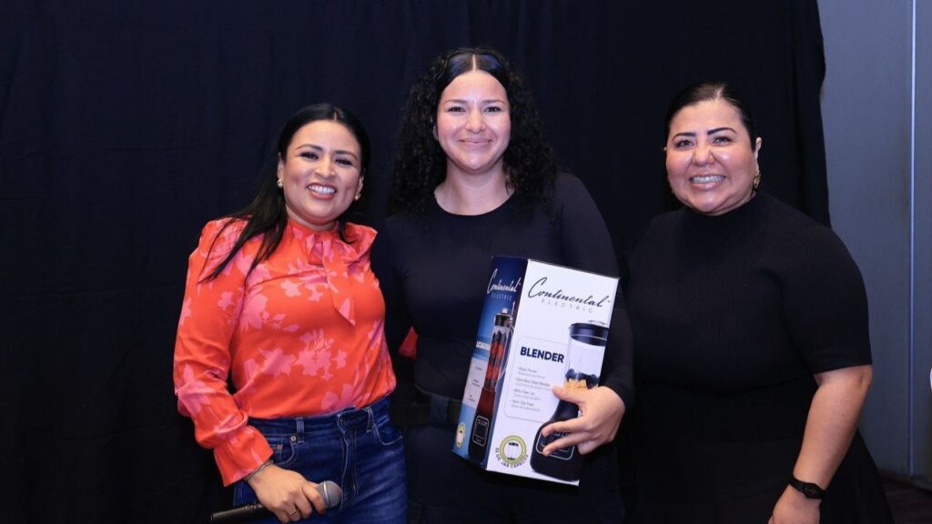 Blanca Merari reconoce a madres policías en Puerto Morelos
