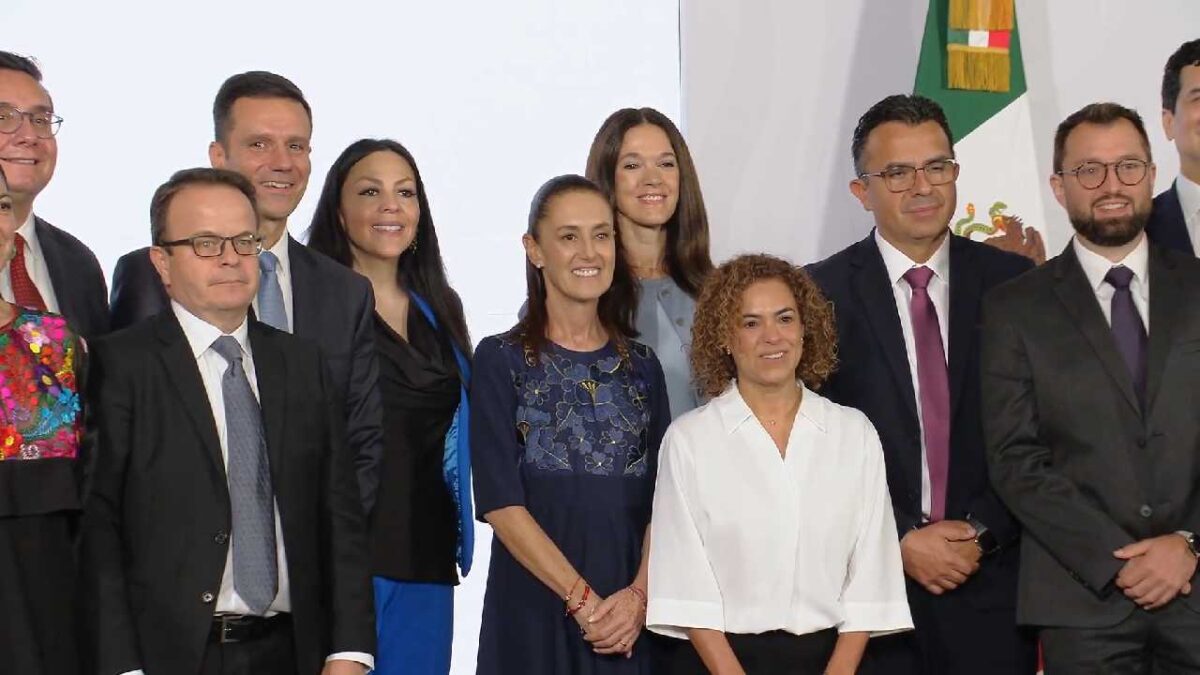 Anuncian millonaria inversión privada en sector farmacéutico.