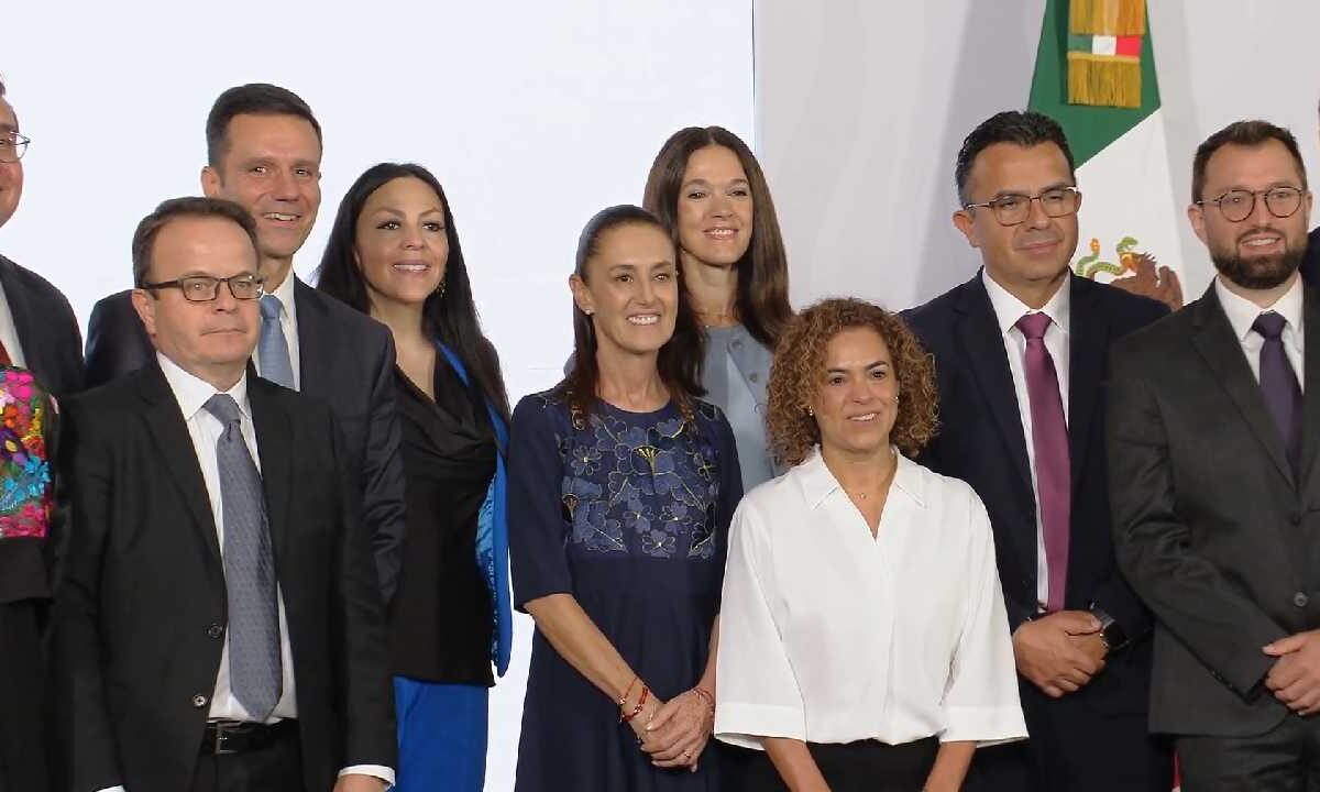 Anuncian millonaria inversión privada en sector farmacéutico.