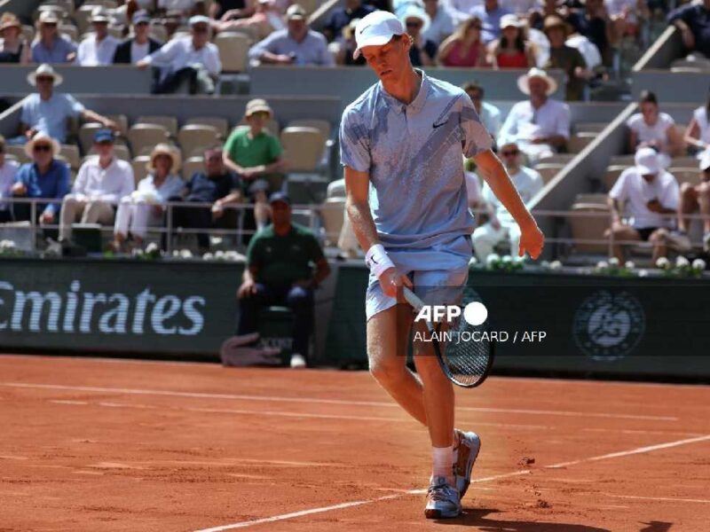 Sinner se desploma en Roland Garros y Juan Manuel Cerúndolo firma la sorpresa del torneo