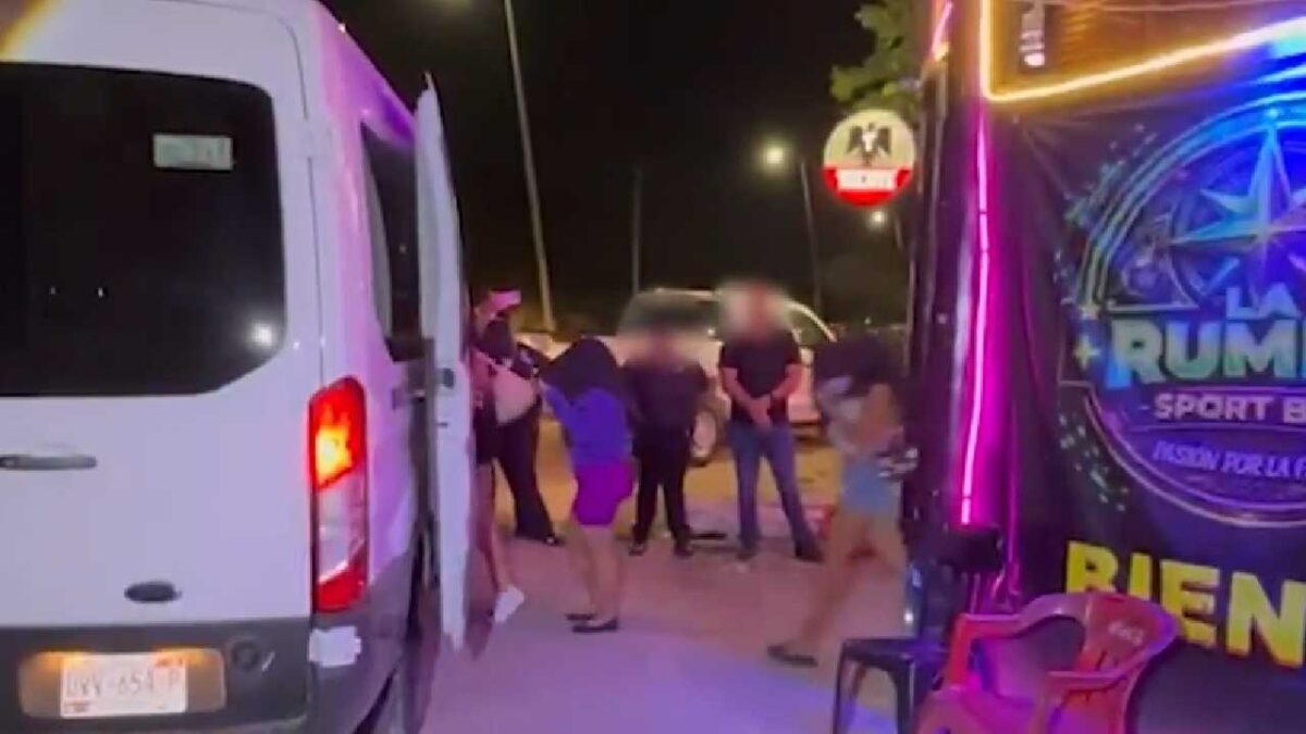 Catean otro bar en Cancún.